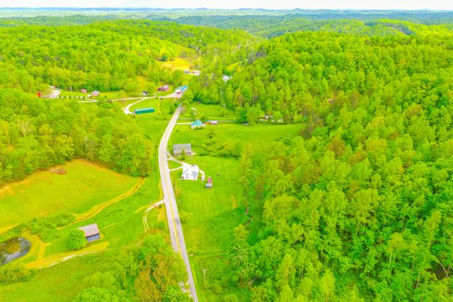 12818 N Highway 421, Manchester, KY 40962