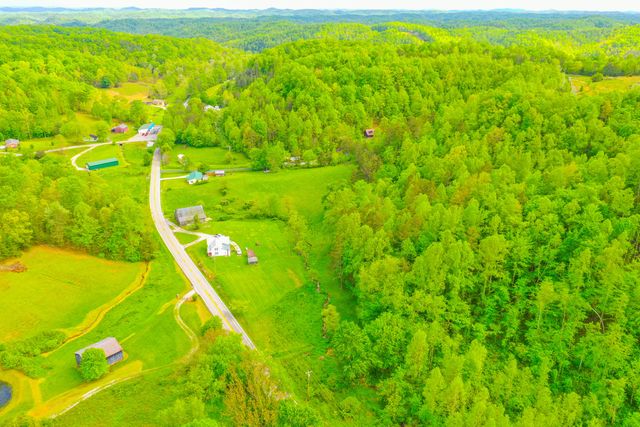 12818 N Highway 421, Manchester, KY 40962