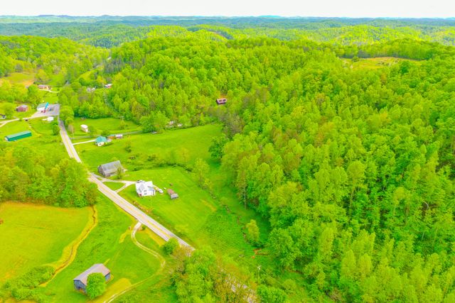 12818 N Highway 421, Manchester, KY 40962