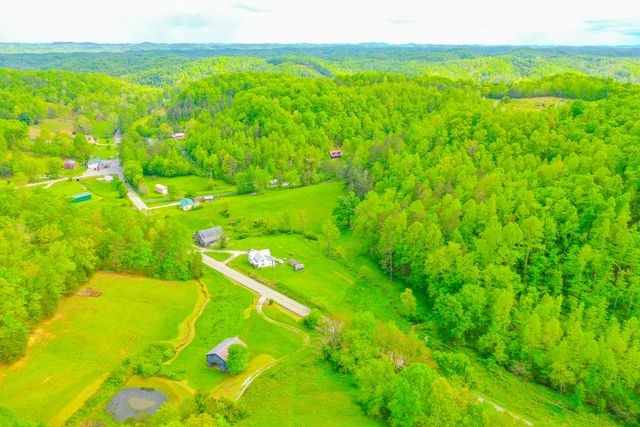 12818 N Highway 421, Manchester, KY 40962