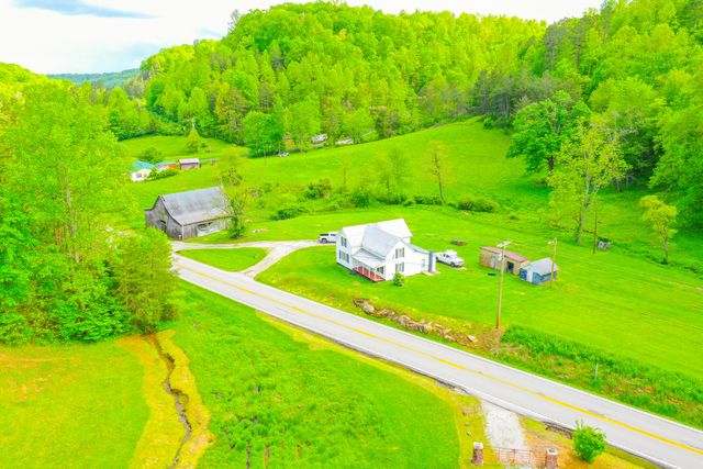 12818 N Highway 421, Manchester, KY 40962