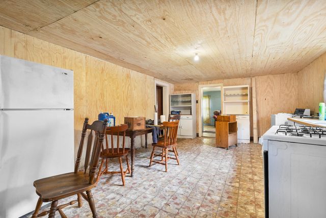 12818 N Highway 421, Manchester, KY 40962