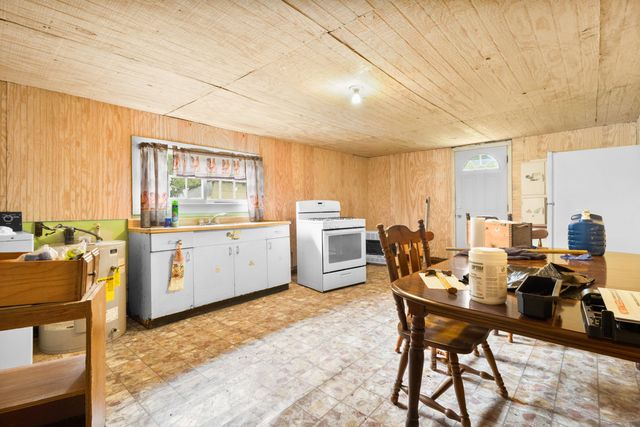 12818 N Highway 421, Manchester, KY 40962