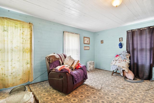 12818 N Highway 421, Manchester, KY 40962