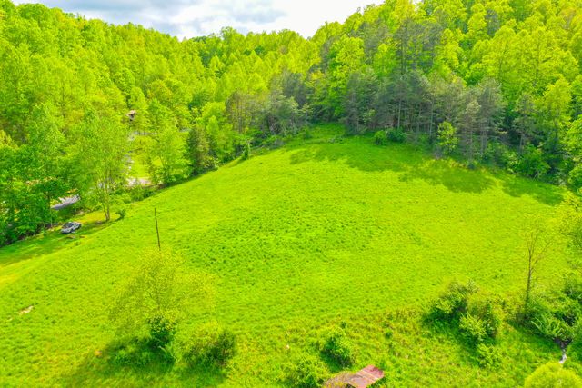 12818 N Highway 421, Manchester, KY 40962