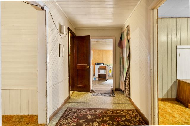 12818 N Highway 421, Manchester, KY 40962