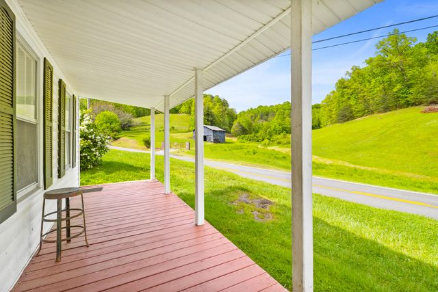 12818 N Highway 421, Manchester, KY 40962