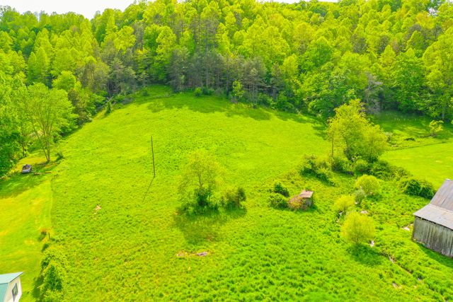 12818 N Highway 421, Manchester, KY 40962