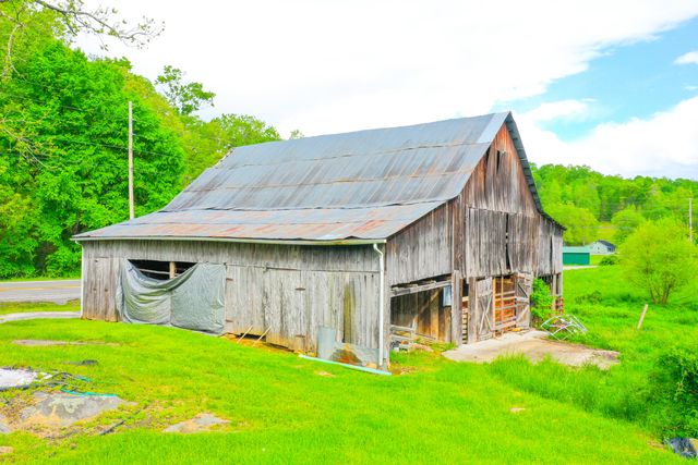 12818 N Highway 421, Manchester, KY 40962