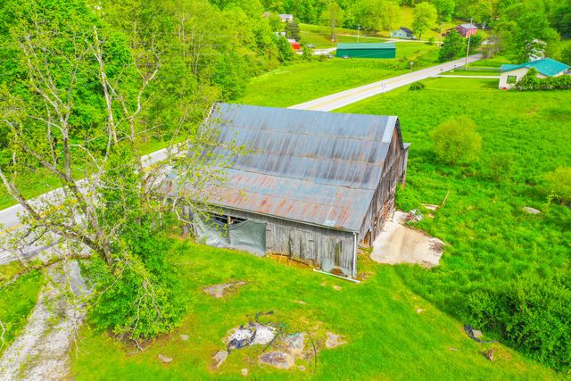 12818 N Highway 421, Manchester, KY 40962