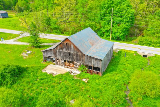 12818 N Highway 421, Manchester, KY 40962