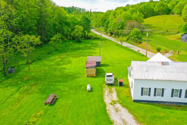 12818 N Highway 421, Manchester, KY 40962