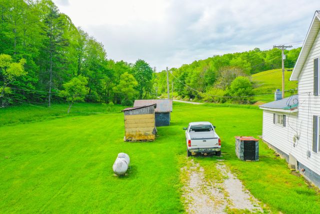 12818 N Highway 421, Manchester, KY 40962