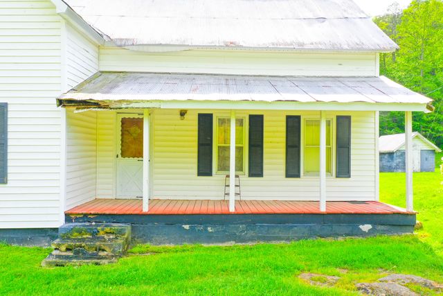 12818 N Highway 421, Manchester, KY 40962