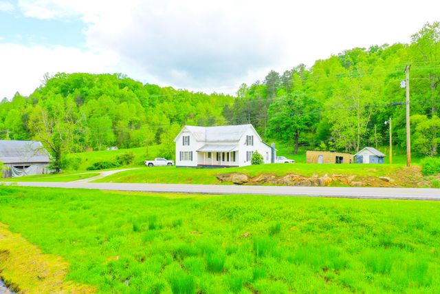 12818 N Highway 421, Manchester, KY 40962