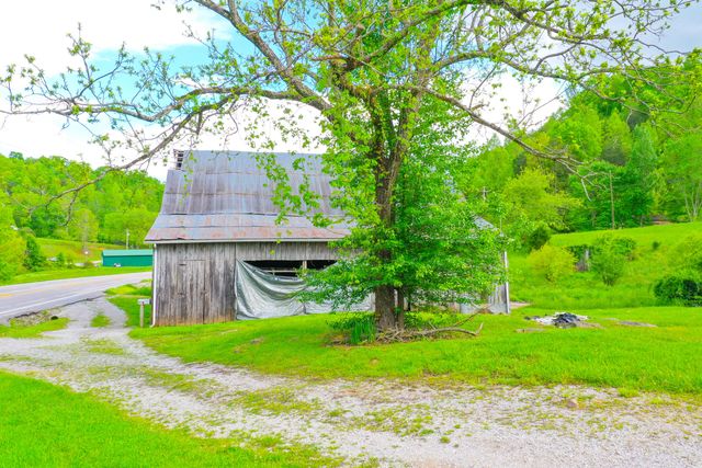 12818 N Highway 421, Manchester, KY 40962