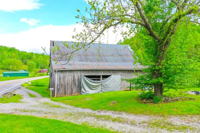 12818 N Highway 421, Manchester, KY 40962