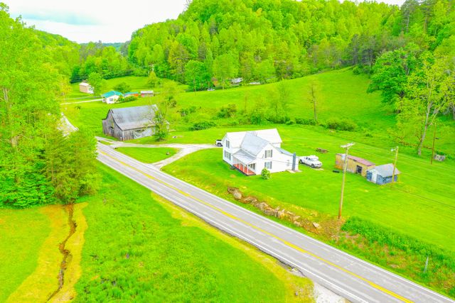 12818 N Highway 421, Manchester, KY 40962