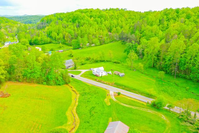 12818 N Highway 421, Manchester, KY 40962