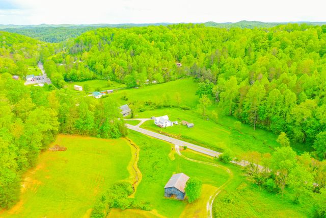 12818 N Highway 421, Manchester, KY 40962