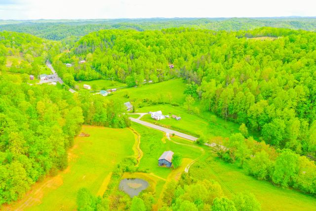 12818 N Highway 421, Manchester, KY 40962