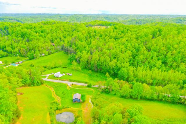 12818 N Highway 421, Manchester, KY 40962