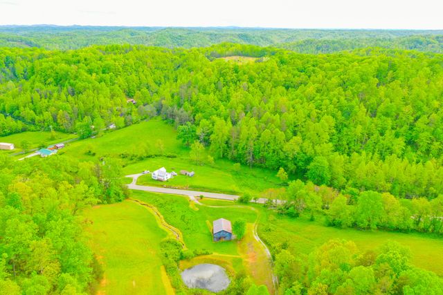 12818 N Highway 421, Manchester, KY 40962