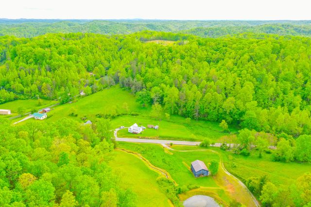 12818 N Highway 421, Manchester, KY 40962