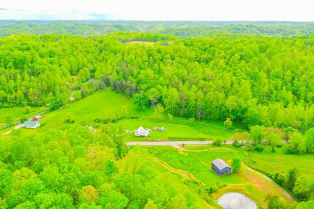 12818 N Highway 421, Manchester, KY 40962