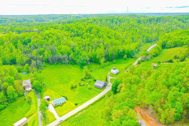 12818 N Highway 421, Manchester, KY 40962