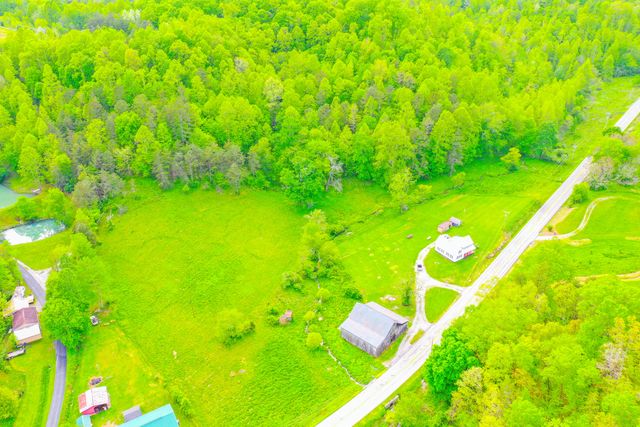 12818 N Highway 421, Manchester, KY 40962