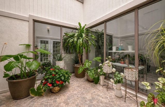 17 Bayou Pointe Drive, Houston, TX 77063