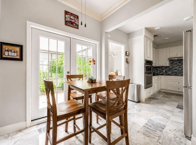 17 Bayou Pointe Drive, Houston, TX 77063