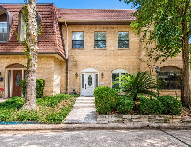 17 Bayou Pointe Drive, Houston, TX 77063