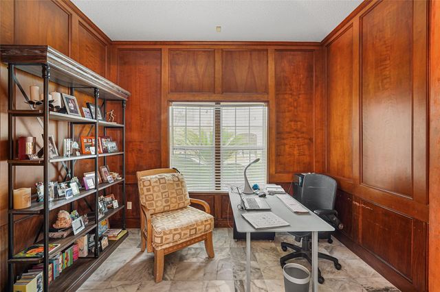 17 Bayou Pointe Drive, Houston, TX 77063