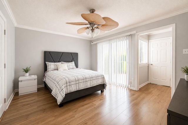 17 Bayou Pointe Drive, Houston, TX 77063