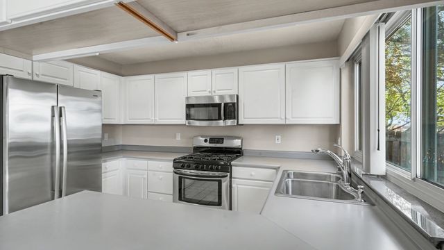 4237 Sundance Street, Santa Fe, NM 87507