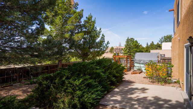 4237 Sundance Street, Santa Fe, NM 87507
