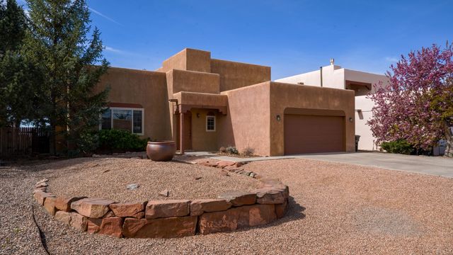4237 Sundance Street, Santa Fe, NM 87507