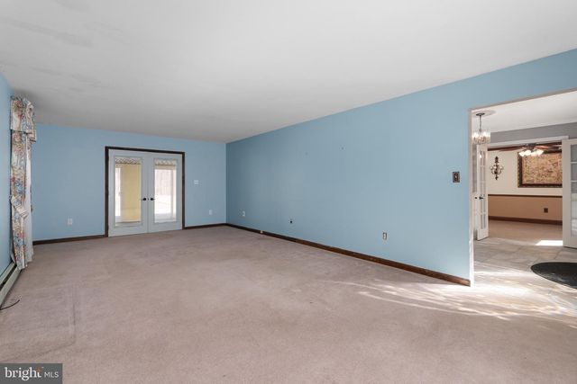 304 SCHOOLHOUSE RD, Monroe Township, NJ 08831