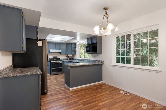 2275 Northlake Way NW, Bremerton, WA 98312