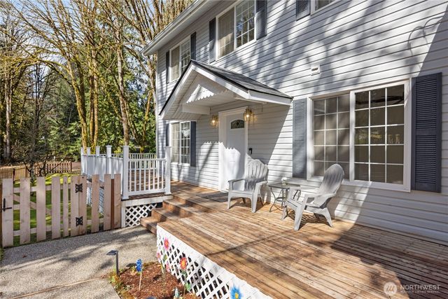 2275 Northlake Way NW, Bremerton, WA 98312