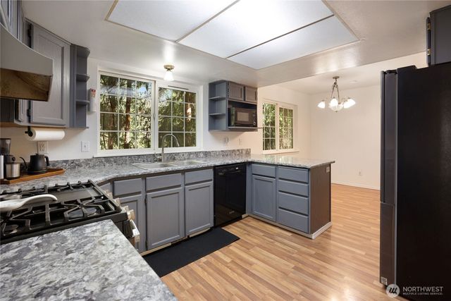 2275 Northlake Way NW, Bremerton, WA 98312