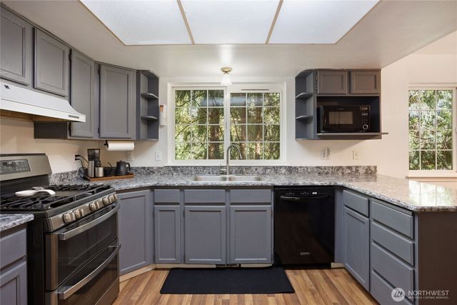 2275 Northlake Way NW, Bremerton, WA 98312