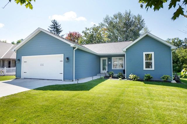 623 W Prospect STREET, Hartford, WI 53027