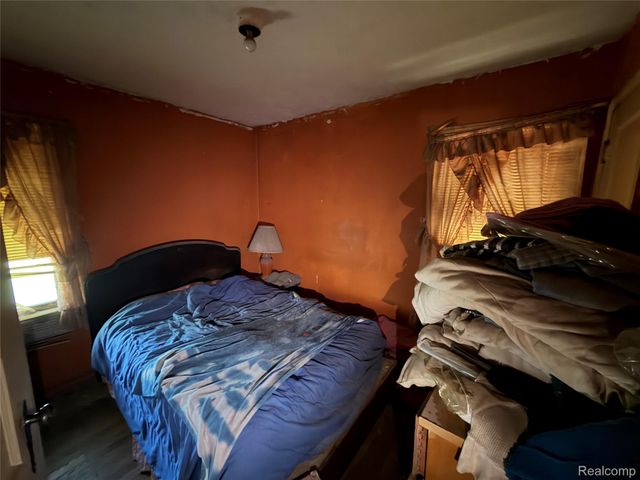 35233 Sheridan Street, Westland, MI 48185