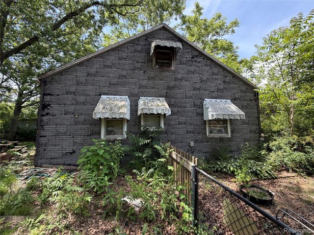 35233 Sheridan Street, Westland, MI 48185