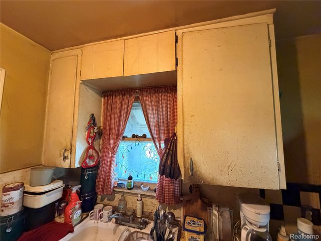 35233 Sheridan Street, Westland, MI 48185