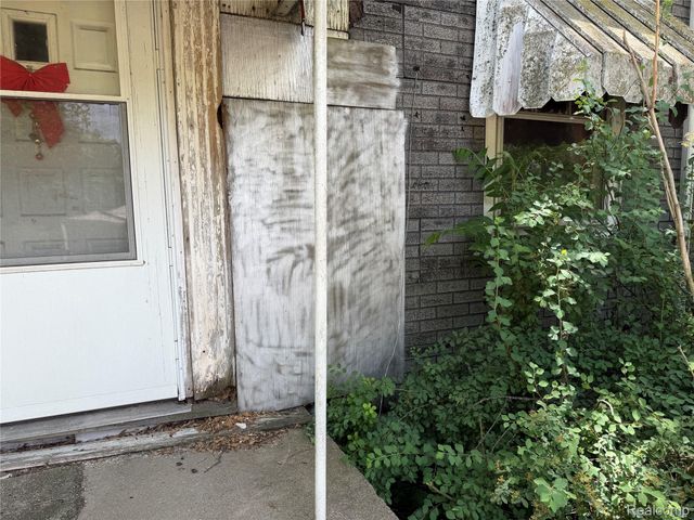 35233 Sheridan Street, Westland, MI 48185