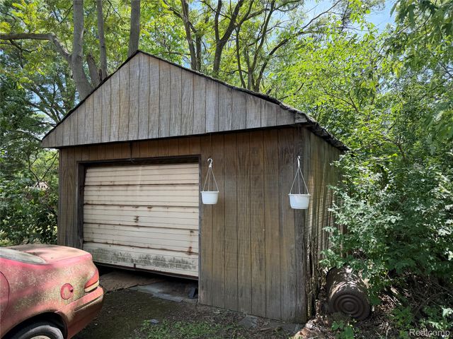 35233 Sheridan Street, Westland, MI 48185